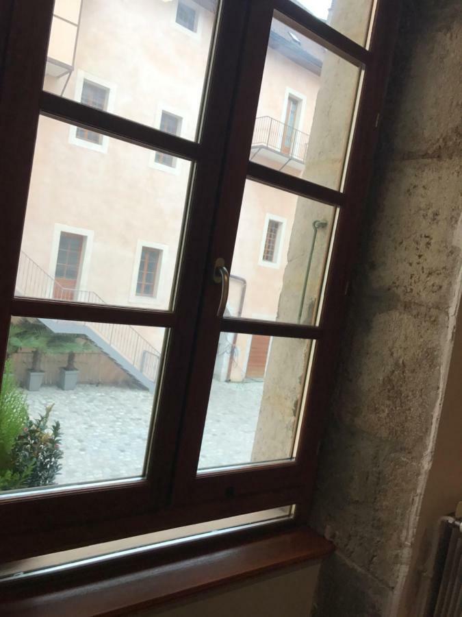 Ferienwohnung La Perle De La Vieille Ville D'Annecy Exterior foto